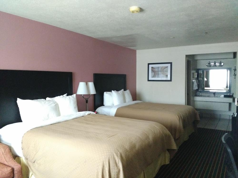 Baymont By Wyndham Del Rio Hotel Eksteriør billede