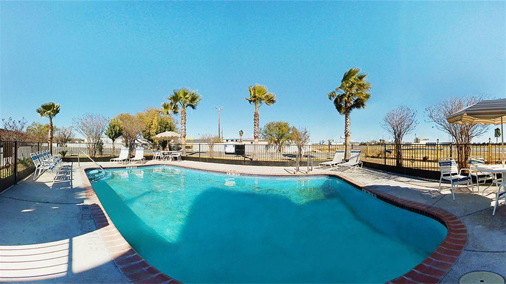 Baymont By Wyndham Del Rio Hotel Eksteriør billede