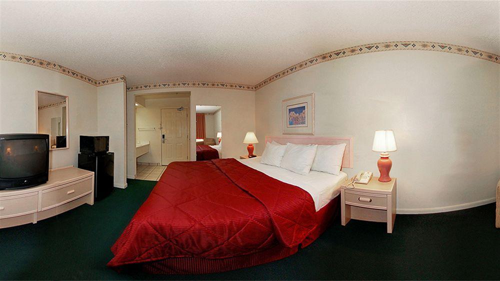 Baymont By Wyndham Del Rio Hotel Eksteriør billede